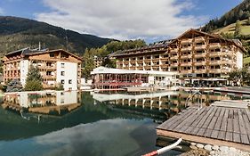 Thermenwelt Hotel Pulverer